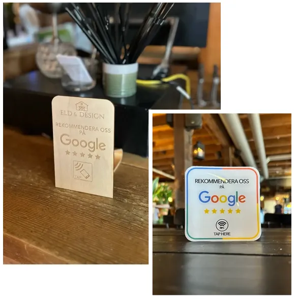 Skyltar med Google-rekommendationer i restaurangmiljö.