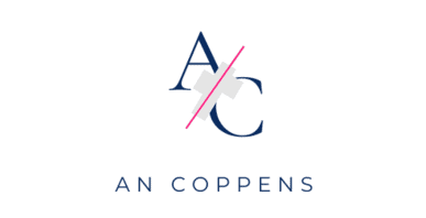 Logotyp för An Coppens med stiliserade bokstäver AC